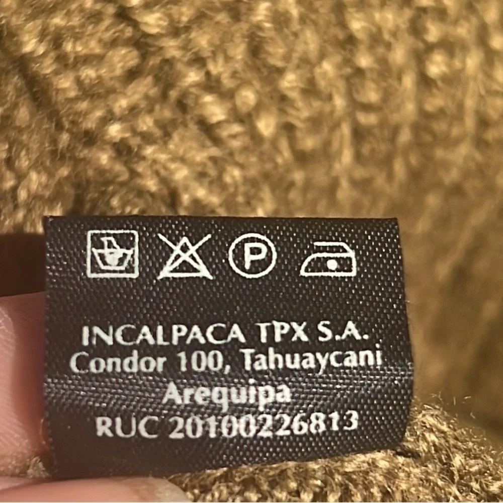 100% Alpaca Olive Green Crewneck Sweater
